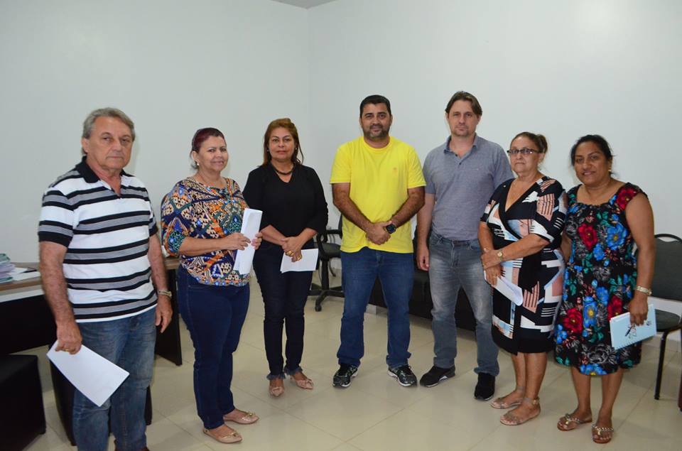 Márcio Serrão recebe visita de comitiva de parlamentares 